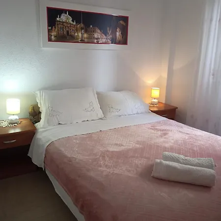 Rina - Old Town Apartament *