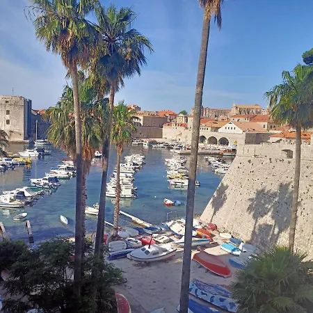 Rina - Old Town Appartamento